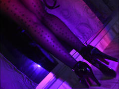 DonatellaMyllar - female with black hair webcam at LiveJasmin