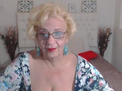 DivaDiamondsIrene - blond female with  big tits webcam at xLoveCam
