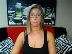 DoorenHot - blond female with  big tits webcam at xLoveCam