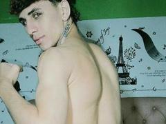 DororoPiece - male webcam at xLoveCam