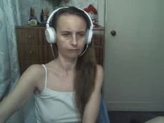 DorothyLime - female with brown hair webcam at xLoveCam