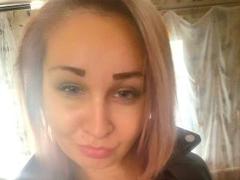 DorrieMary - female with brown hair and  small tits webcam at xLoveCam