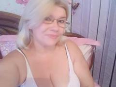 DreamyShirley - female with brown hair webcam at xLoveCam