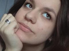 Dreia - female with brown hair webcam at xLoveCam