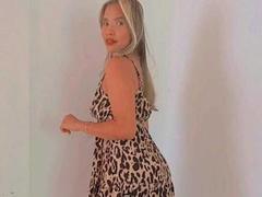 DulxeDaniela - blond female with  small tits webcam at xLoveCam