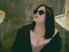 EdithTina - female with brown hair and  small tits webcam at xLoveCam