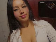 EimmyJames - female with black hair webcam at xLoveCam