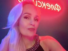 Elis_miracle - blond female with  big tits webcam at ImLive