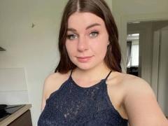 EllyNora-hot - female with brown hair webcam at xLoveCam