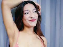 ElyWhitee - female with brown hair and  small tits webcam at xLoveCam