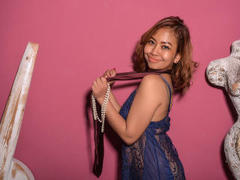 ElyaQuinn - female with brown hair webcam at LiveJasmin