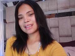 ElzaLeon69 - female with black hair webcam at xLoveCam