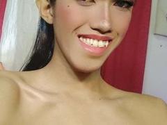 EmeraldGoddest - shemale with black hair and  small tits webcam at xLoveCam