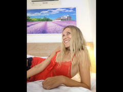 EmieFlower - blond female webcam at xLoveCam