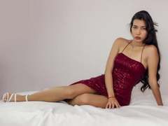 EmiliDiaz - female with black hair and  big tits webcam at xLoveCam