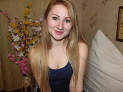 EmilyGordan - blond female webcam at LiveJasmin