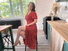 EmmaBloomberg - female with brown hair and  big tits webcam at LiveJasmin