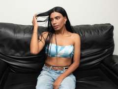 EmmaReveX - shemale with black hair webcam at xLoveCam