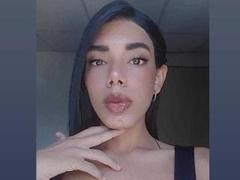 EmmaReveX - shemale with black hair webcam at xLoveCam