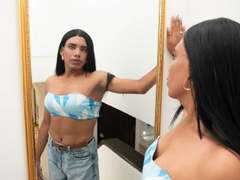 EmmaReveX - shemale with black hair webcam at xLoveCam