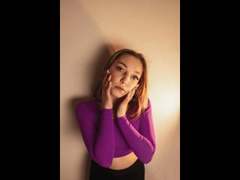 emillyHoney-hot - blond female webcam at xLoveCam