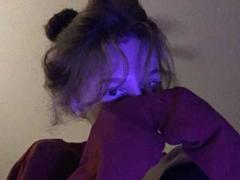 Enigma-hot - female with brown hair webcam at xLoveCam