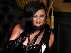 VixenSelena - female with black hair webcam at xLoveCam