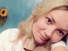 erotic-kaya - blond female webcam at xLoveCam