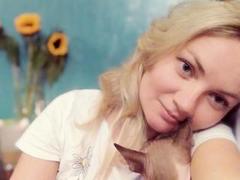 erotic-kaya - blond female webcam at xLoveCam