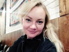 erotic-kaya - blond female webcam at xLoveCam