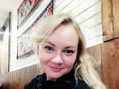 erotic-kaya - blond female webcam at xLoveCam