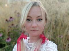 erotic-kaya - blond female webcam at xLoveCam