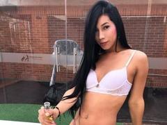EstefaniaGilX - shemale with red hair webcam at xLoveCam