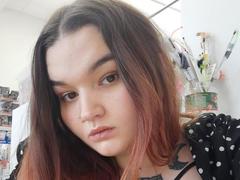 EvaBerg - female with brown hair webcam at xLoveCam