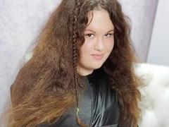 EvaDivais - female with brown hair webcam at xLoveCam