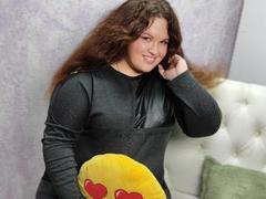 EvaDivais - female with brown hair webcam at xLoveCam