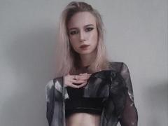 EvhaGreen - shemale webcam at xLoveCam