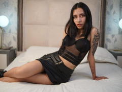 EvieGothel - female with black hair webcam at xLoveCam