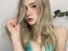 Fayletha-hot - blond female webcam at xLoveCam