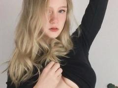 Fayletha-hot - blond female webcam at xLoveCam