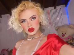 DaniBet - blond shemale webcam at LiveJasmin