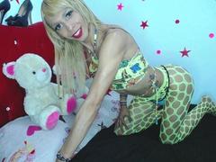 FlaquitaRaquel - blond shemale webcam at xLoveCam