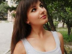 FlavorStar - female with brown hair webcam at xLoveCam