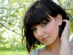 FlavorStar - female with brown hair webcam at xLoveCam