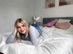 FlirtyBianca - blond female with  small tits webcam at xLoveCam