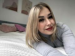 FlirtyBianca - blond female with  small tits webcam at xLoveCam