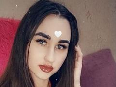 Foxsly - female with  small tits webcam at xLoveCam