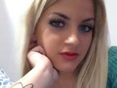 FranciscaPuffy - female with brown hair and  small tits webcam at xLoveCam