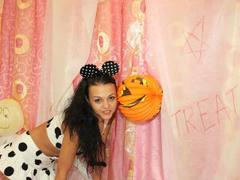 FunBrunettee - female with brown hair webcam at xLoveCam