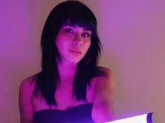 GaiaJonnes - female with black hair webcam at xLoveCam